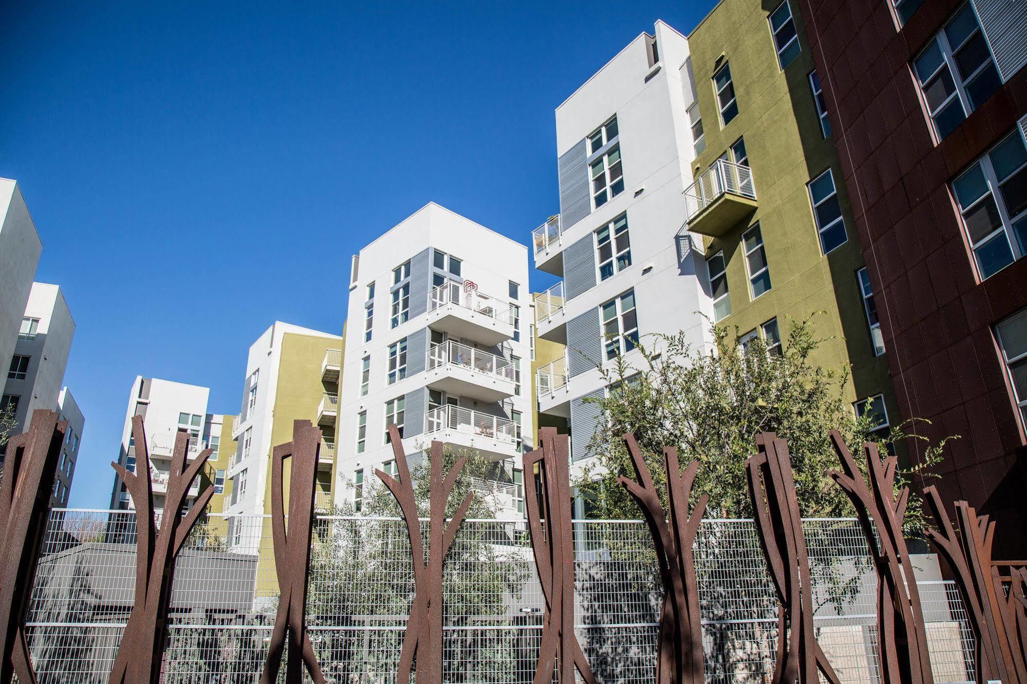 Stylish Apartments In San Diego East Village Exterior photo